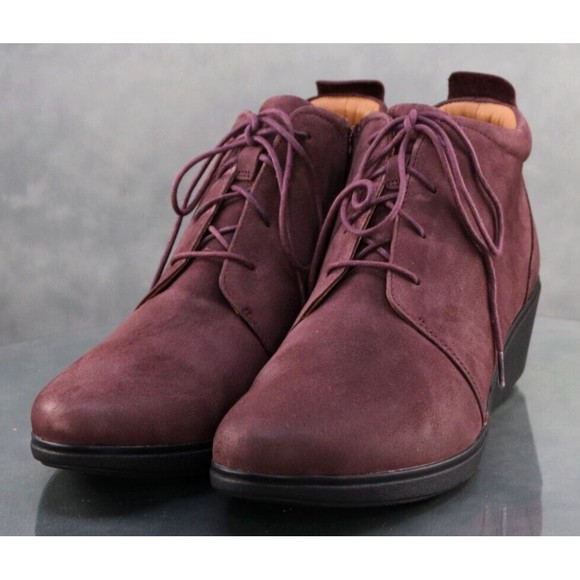 Clarks Unstructured Women's Wedge Booties Boots Size 11 Leather Plum 13285 - Picture 1 of 13